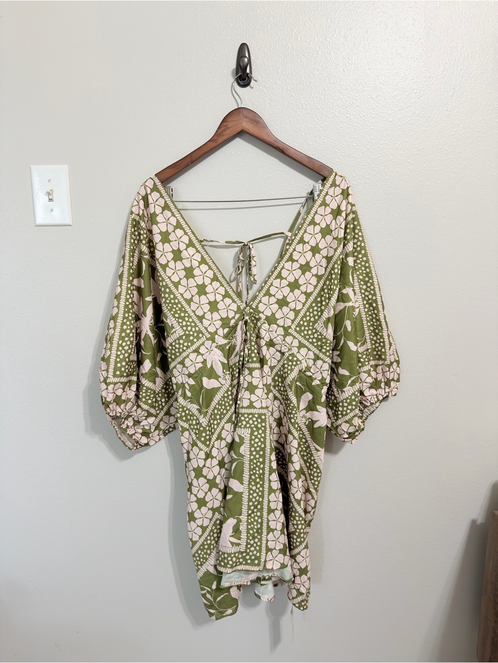 Cupshe Floral Plunging Blouson Sleeve Dress / Swim Cover-Up